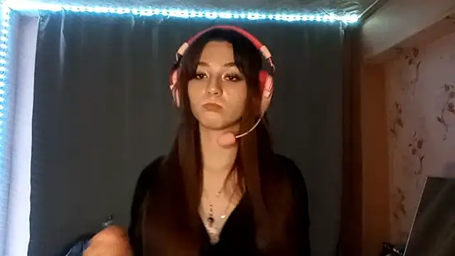 Snapshot of Sophiecuttie chatting on October 10, 4:17 pm Sophiecuttie online show from October 10, 4:17 pm