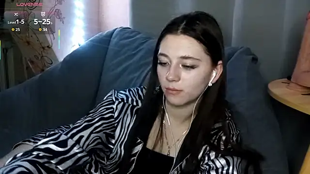 Snapshot of Sophiecuttie chatting on October 24, 5:31 pm Sophiecuttie online show from October 24, 5:31 pm