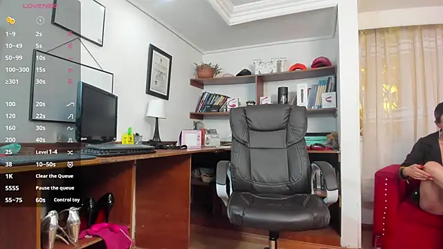 Snapshot of GretaVoss_ chatting on May 23, 7:18 pm GretaVoss online show from May 23, 7:18 pm