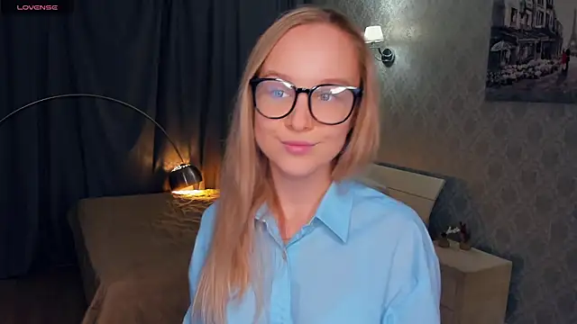 SoonMoor online show from November 14, 6:17 pm