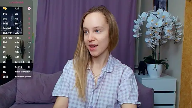 SoonMoor online show from April 9, 6:35 pm