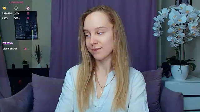 SoonMoor online show from April 10, 6:45 pm