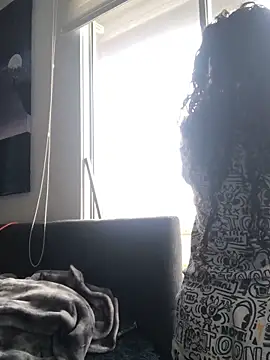 Paris 11 online show from November 15, 12:45 pm