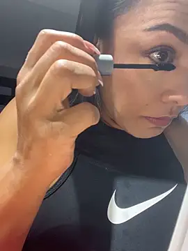 TiffanyyLam online show from September 12, 11:10 am