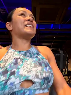 TiffanyyLam online show from October 20, 11:54 am