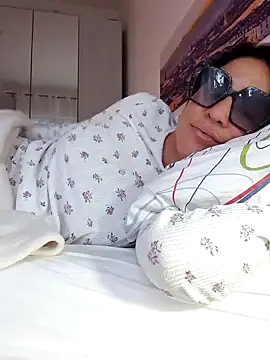 Snapshot of sexy7883 chatting on February 2, 4:32 pm sexy7883 online show from February 2, 4:32 pm