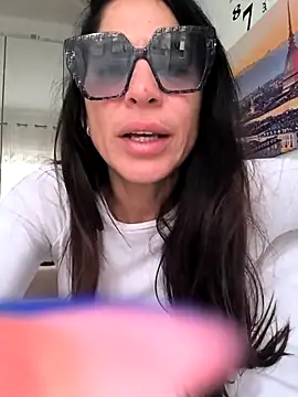 Snapshot of sexy7883 chatting on February 17, 7:04 am sexy7883 online show from February 17, 7:04 am