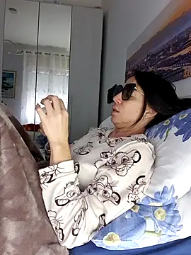 Snapshot of sexy7883 chatting on February 23, 7:11 am sexy7883 online show from February 23, 7:11 am