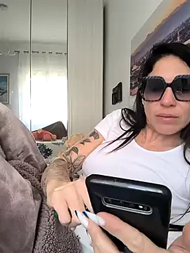 Snapshot of sexy7883 chatting on March 1, 7:51 am sexy7883 online show from March 1, 7:51 am