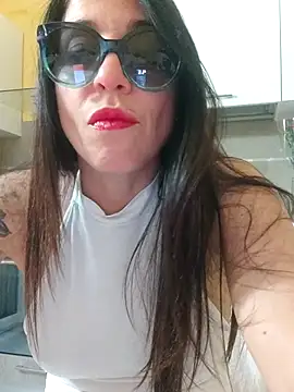 Snapshot of sexy7883 chatting on March 9, 8:31 pm sexy7883 online show from March 9, 8:31 pm