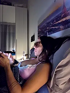 Snapshot of sexy7883 chatting on October 8, 7:33 pm sexy7883 online show from October 8, 7:33 pm