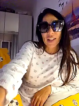 Snapshot of sexy7883 chatting on November 16, 6:41 am sexy7883 online show from November 16, 6:41 am