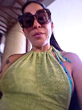 Snapshot of sexy7883 chatting on December 2, 9:47 am sexy7883 online show from December 2, 9:47 am