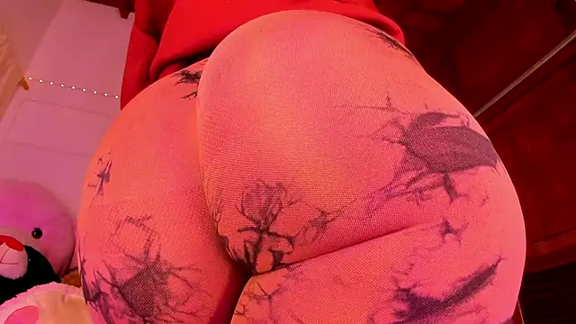 Snapshot of Gabby_Haze chatting on May 15, 11:01 pm Gabby Haze online show from May 15, 11:01 pm