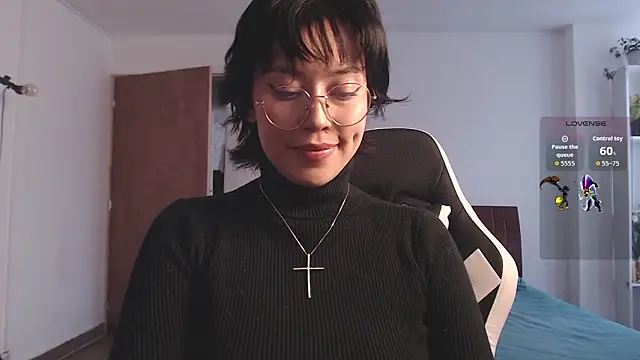 Ellyuwuw online show from October 11, 8:51 pm