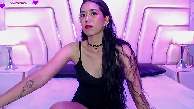 Snapshot of VioletPons chatting on October 28, 7:38 pm VioletPons online show from October 28, 7:38 pm