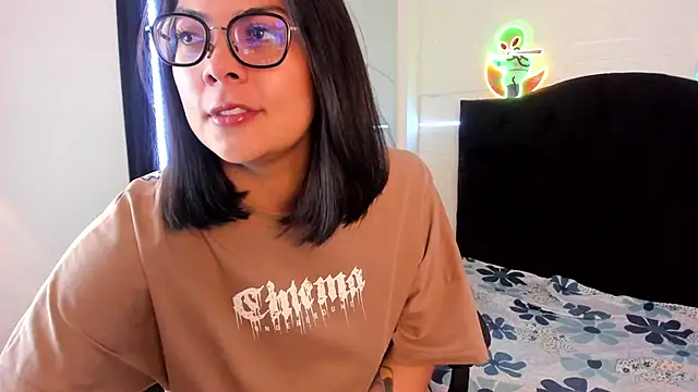 LolaXXXperience online show from September 17, 11:12 am