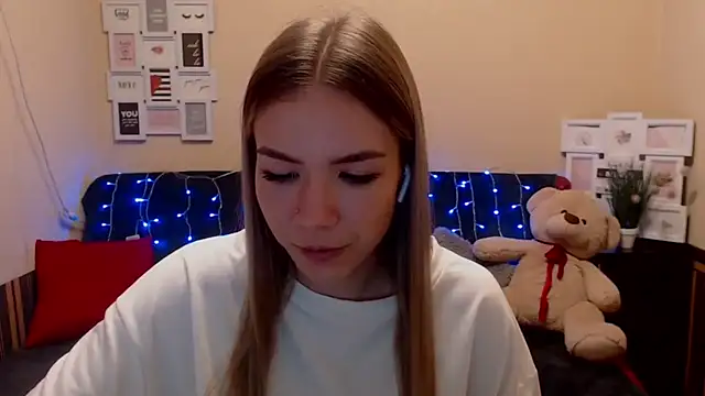 Snapshot of aSingleOne chatting on February 4, 10:04 pm aSingleOne online show from February 4, 10:04 pm