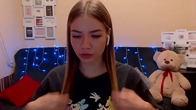 Snapshot of aSingleOne chatting on February 12, 7:53 pm aSingleOne online show from February 12, 7:53 pm