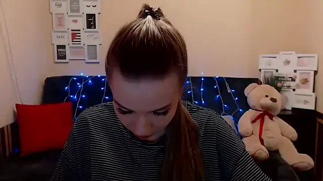 Snapshot of aSingleOne chatting on March 4, 7:42 pm aSingleOne online show from March 4, 7:42 pm