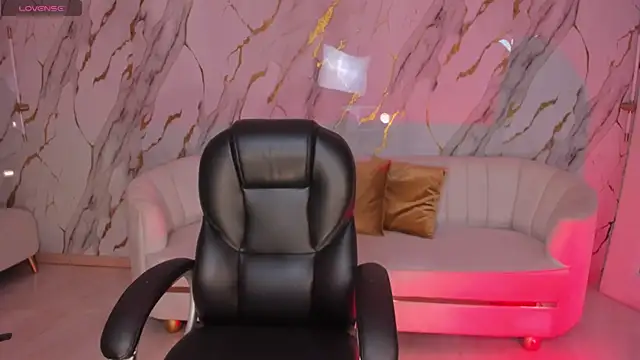 MayaMoretti  online show from March 26, 3:45 am