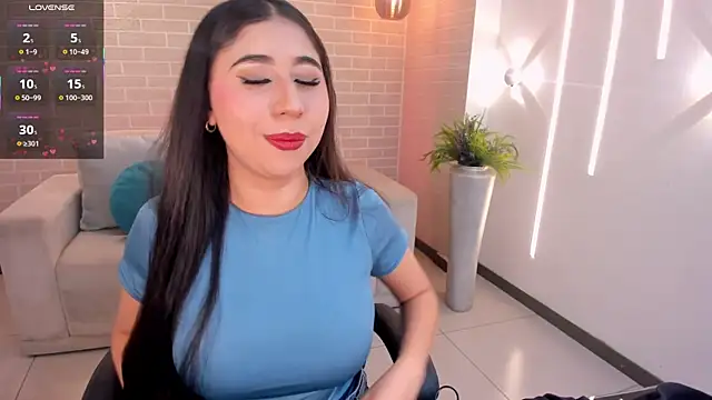 Snapshot of MayaMoretti_ chatting on June 8, 7:58 pm MayaMoretti online show from June 8, 7:58 pm