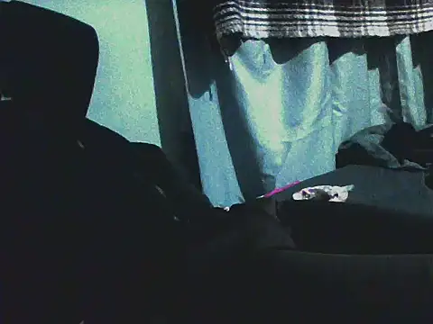 Snapshot of johnboones10 chatting on February 2, 5:39 am johnboones10 online show from February 2, 5:39 am