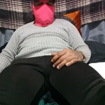 Snapshot of johnboones10 chatting on March 19, 6:34 pm johnboones10 online show from March 19, 6:34 pm