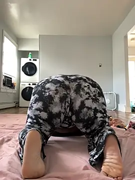 Snapshot of bunbun420247 chatting on October 7, 3:09 pm bunbun420247 online show from October 7, 3:09 pm