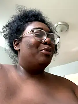 Snapshot of bunbun420247 chatting on November 6, 4:08 pm bunbun420247 online show from November 6, 4:08 pm