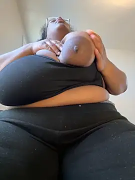 Snapshot of bunbun420247 chatting on November 13, 4:28 pm bunbun420247 online show from November 13, 4:28 pm