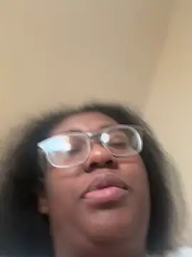 Snapshot of bunbun420247 chatting on December 1, 12:32 pm bunbun420247 online show from December 1, 12:32 pm