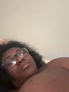 Snapshot of bunbun420247 chatting on December 2, 7:57 am bunbun420247 online show from December 2, 7:57 am