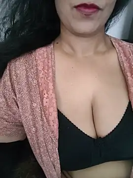 Snapshot of Deepa_Sharma143 chatting on July 5, 6:09 am Deepa Sharma143 online show from July 5, 6:09 am