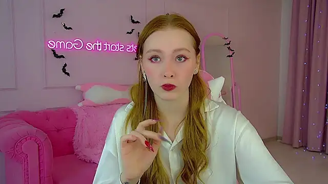 Snapshot of AgataFoxley chatting on October 19, 6:03 am AgataFoxley online show from October 19, 6:03 am