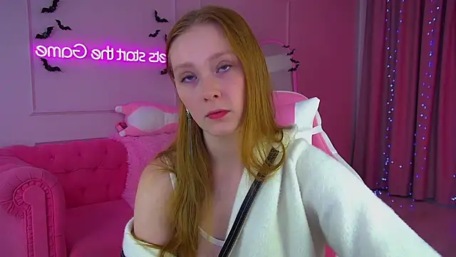 Snapshot of AgataFoxley chatting on November 3, 7:09 am AgataFoxley online show from November 3, 7:09 am