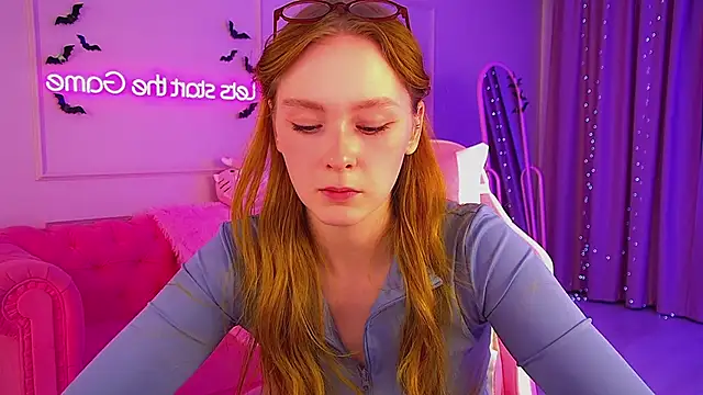 Snapshot of AgataFoxley chatting on November 5, 6:08 pm AgataFoxley online show from November 5, 6:08 pm