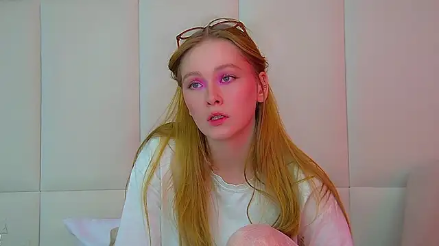 Snapshot of AgataFoxley chatting on November 30, 6:28 am AgataFoxley online show from November 30, 6:28 am