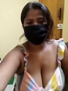 Snapshot of HAANNIAA chatting on September 24, 6:55 pm HAANNIAA online show from September 24, 6:55 pm