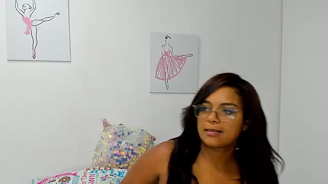 Snapshot of Hill_Brownie chatting on September 23, 10:40 am Hill Brownie online show from September 23, 10:40 am