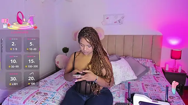 Snapshot of Hill_Brownie chatting on November 27, 1:02 pm Hill Brownie online show from November 27, 1:02 pm