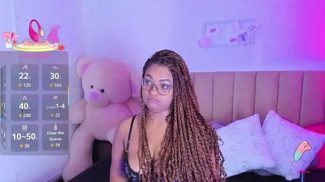 Snapshot of Hill_Brownie chatting on November 28, 11:24 am Hill Brownie online show from November 28, 11:24 am