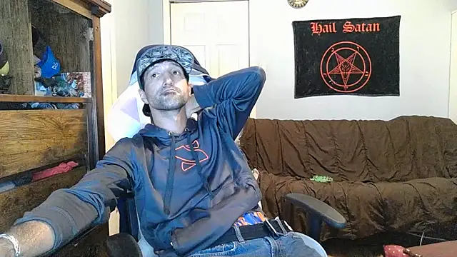 Snapshot of Ardokks chatting on October 13, 11:38 pm Ardokks online show from October 13, 11:38 pm