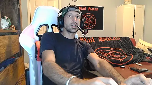 Snapshot of Ardokks chatting on October 28, 4:05 am Ardokks online show from October 28, 4:05 am