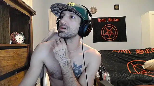 Snapshot of Ardokks chatting on November 13, 4:00 am Ardokks online show from November 13, 4:00 am