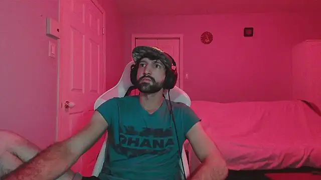 Snapshot of Ardokks chatting on December 3, 2:41 am Ardokks online show from December 3, 2:41 am