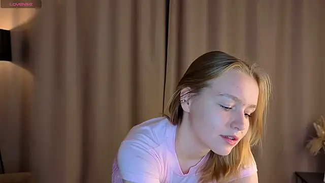 VinnieSerrano online show from October 25, 2:02 pm