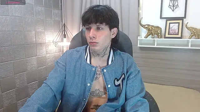 Iantwink18 online show from November 9, 9:02 pm