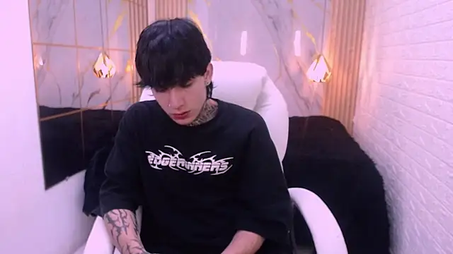 Iantwink18 online show from March 9, 4:38 am