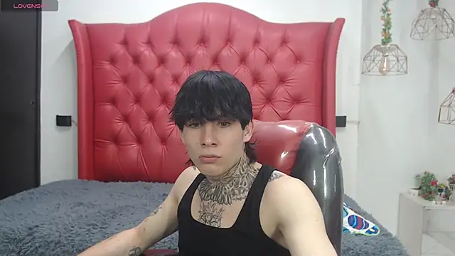 Snapshot of Iantwink18 chatting on March 25, 8:48 pm Iantwink18 online show from March 25, 8:48 pm